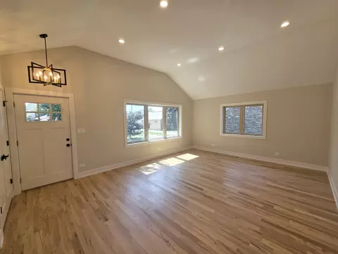 Living - 6529 28th Pl, Berwyn, IL 60402 photo 2 of 4