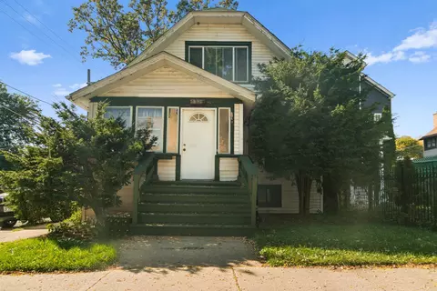 7220 N Hamilton Ave, Chicago, IL 60645