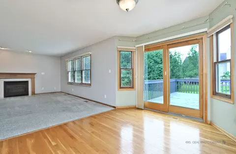 Living - 4713 Crystal Trl, Mchenry, IL 60050 photo 3 of 6