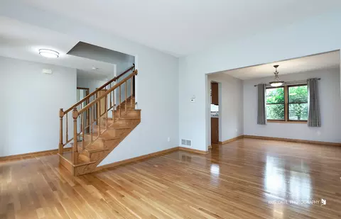 Living - 4713 Crystal Trl, Mchenry, IL 60050 photo 2 of 6