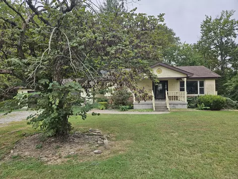 Other - 926 E Webster St, Benton, IL 62812 photo 1 of 14