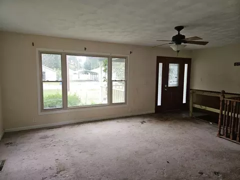 Living - 926 E Webster St, Benton, IL 62812 photo 1 of 1