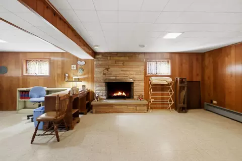 Living - 539 Sandy Ln, Des Plaines, IL 60016 photo 8 of 8