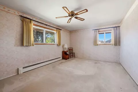 Bedroom - 539 Sandy Ln, Des Plaines, IL 60016 photo 1 of 6