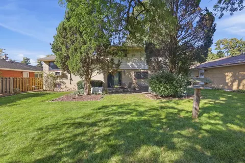 Exterior - 539 Sandy Ln, Des Plaines, IL 60016 photo 3 of 4