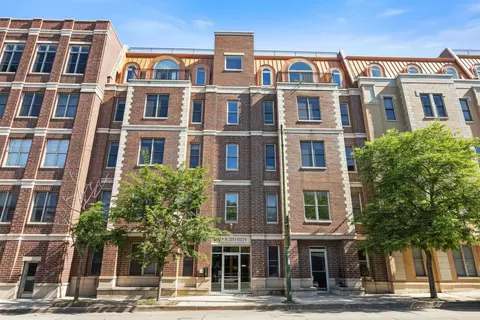 2618 W Diversey Ave #402, Chicago, IL 60647