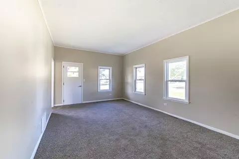 Living - 18 E Dearborn St, Plano, IL 60545 photo 1 of 2