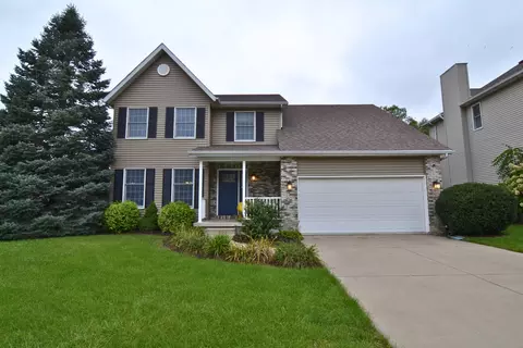 2062 Plum Tree Rd, Bettendorf, IA 52722