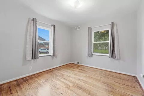 Bedroom - 1727 13th Ave, Moline, IL 61265 photo 2 of 3