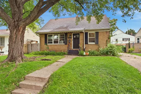 Exterior - 1727 13th Ave, Moline, IL 61265 photo 1 of 3