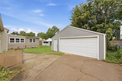Exterior - 1727 13th Ave, Moline, IL 61265 photo 2 of 3