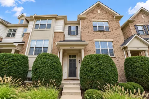 2009 Saipan Dr, Glenview, IL 60026