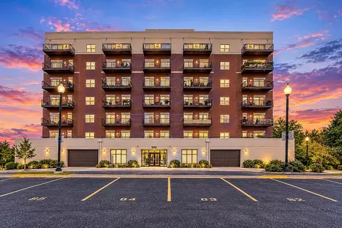 1650 Riverwoods Dr #603, Melrose Park, IL 60160