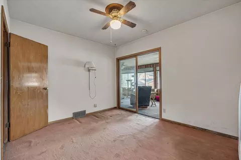 Bedroom - 5133 7th Ave, Moline, IL 61265 photo 6 of 7