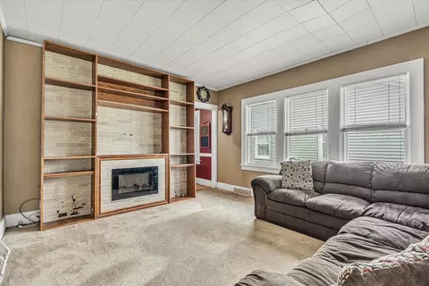 Living - 5133 7th Ave, Moline, IL 61265 photo 1 of 2
