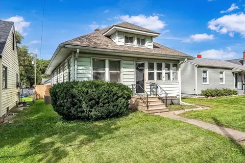 Exterior - 5133 7th Ave, Moline, IL 61265 photo 6 of 10