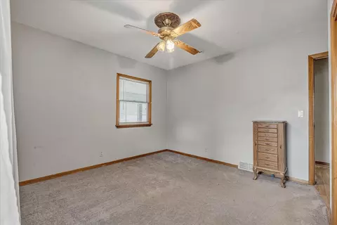 Bedroom - 5133 7th Ave, Moline, IL 61265 photo 2 of 7