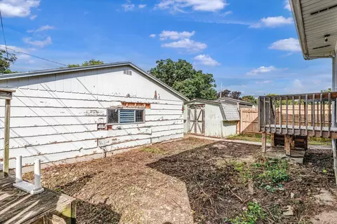Exterior - 5133 7th Ave, Moline, IL 61265 photo 8 of 10