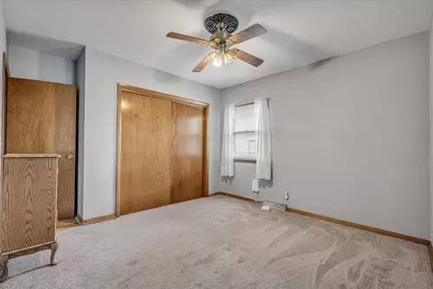Bedroom - 5133 7th Ave, Moline, IL 61265 photo 1 of 7