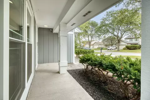 Exterior - 820 N Dexter Ln, Hoffman Estates, IL 60169 photo 5 of 5