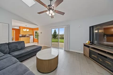 Other - 820 N Dexter Ln, Hoffman Estates, IL 60169 photo 3 of 11