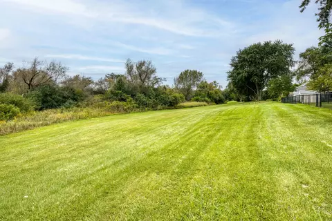 Exterior - 820 N Dexter Ln, Hoffman Estates, IL 60169 photo 3 of 5