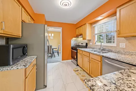 Kitchen - 820 N Dexter Ln, Hoffman Estates, IL 60169 photo 3 of 3