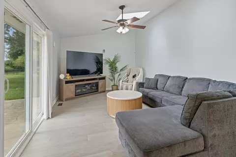 Other - 820 N Dexter Ln, Hoffman Estates, IL 60169 photo 4 of 11