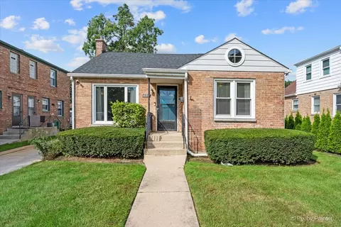 226 N Elmwood Ave, Waukegan, IL 60085