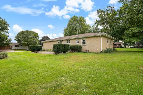 Exterior - 201 Marlane Dr, Alpha, IL 61413 photo 3 of 8