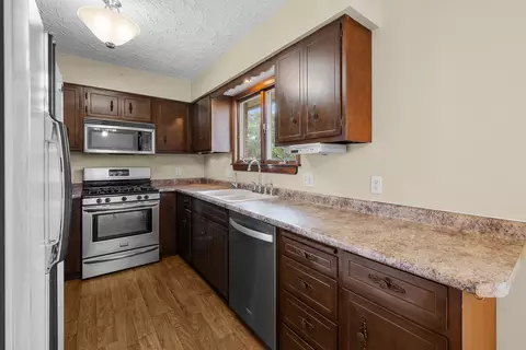 Kitchen - 201 Marlane Dr, Alpha, IL 61413 photo 2 of 3