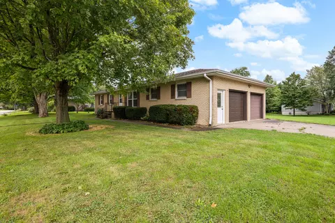 Exterior - 201 Marlane Dr, Alpha, IL 61413 photo 2 of 8