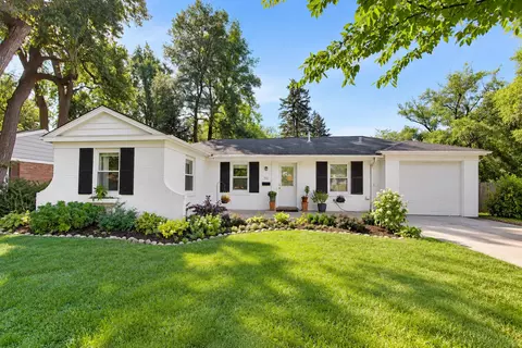 711 Euclid Ave, Arlington Heights, IL 60004