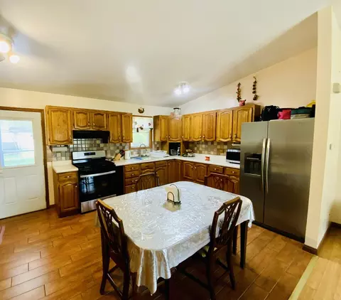 Kitchen - 592 Pine Grove Ave, Gurnee, IL 60031 photo 4 of 4