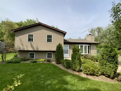 Exterior - 592 Pine Grove Ave, Gurnee, IL 60031 photo 1 of 3