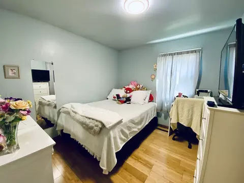 Bedroom - 592 Pine Grove Ave, Gurnee, IL 60031 photo 3 of 4