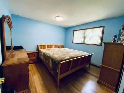 Bedroom - 592 Pine Grove Ave, Gurnee, IL 60031 photo 1 of 4