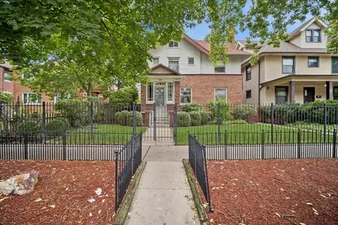 1616 W Jarvis Ave, Chicago, IL 60626