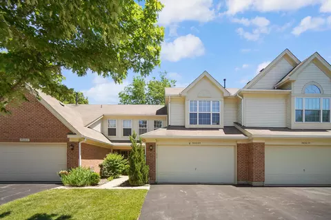 30 W033 Princeton Ct, Warrenville, IL 60555
