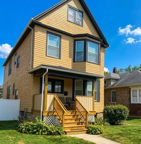 12629 Maple Ave, Blue Island, IL 60406