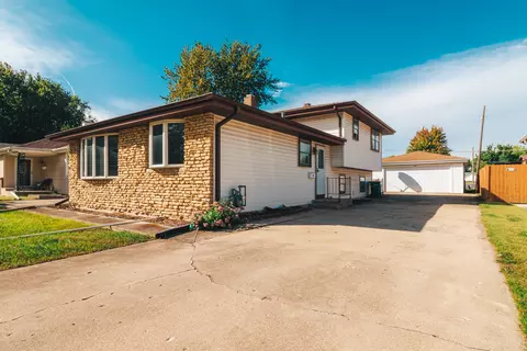 2307 Douglas St, Joliet, IL 60435