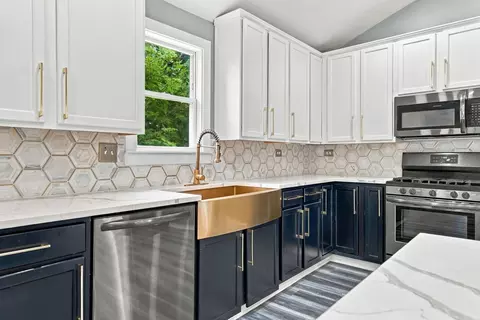 Kitchen - 5212 Aladdin Ct, Plainfield, IL 60586 photo 3 of 5