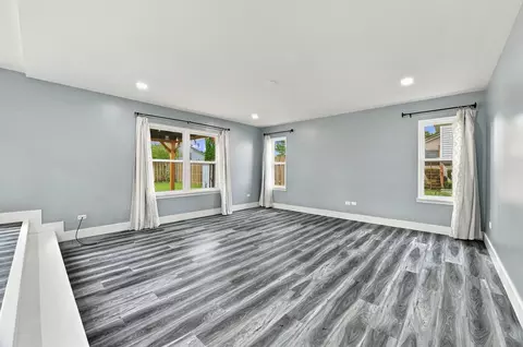 Living - 5212 Aladdin Ct, Plainfield, IL 60586 photo 2 of 3