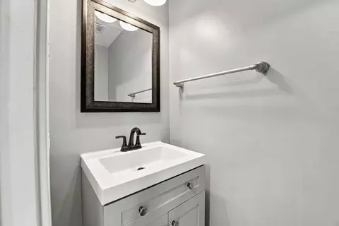 Bath - 5212 Aladdin Ct, Plainfield, IL 60586 photo 1 of 3