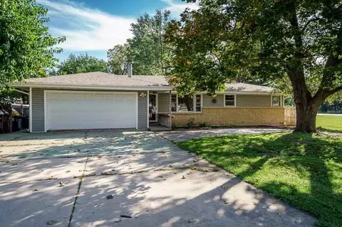 8223 N Alpine Rd, Machesney Park, IL 61115
