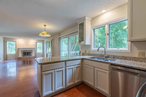 Living - 3477 Sunset Dr, Spring Valley, IL 61362 photo 3 of 6