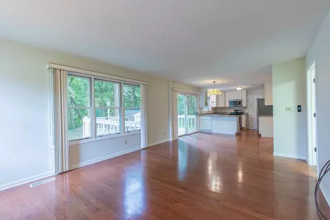 Living - 3477 Sunset Dr, Spring Valley, IL 61362 photo 6 of 6