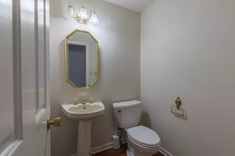 Bath - 3477 Sunset Dr, Spring Valley, IL 61362 photo 2 of 5