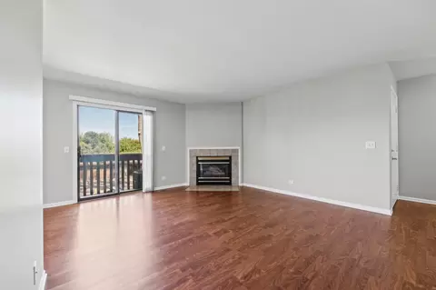 2358 South St #E, Elgin, IL 60123 photo 5