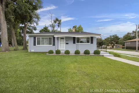 301 E Vermont St, Villa Park, IL 60181